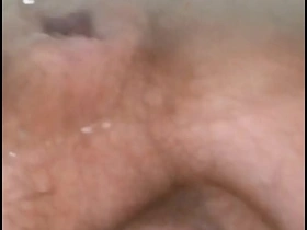 我就喜欢水柱冲我屁眼的感觉 vapid hot gay porn