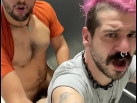 在厕所被猛男射满一身 chinese gay porn gif