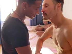 摩托仔加入猛男互搞派对 chinese muscle bull joyous porn
