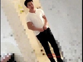 亚洲男孩厕所射精 long chinese joyous porn