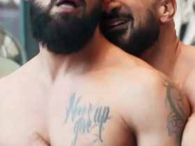 猛男Justin Jett让Marco Napoli张大嘴 颜射到他满脸精液 chinese dad porn gay