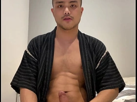 穿浴衣的亚洲男孩打飞机 chinese gay elderly men porn