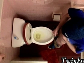 肌肉亚洲少年男同做爱 马桶内射精 easy gay chinese threesome porn