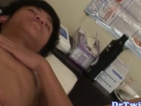亚裔业余小鲜肉蛋蛋按摩 gay korean webcam porn