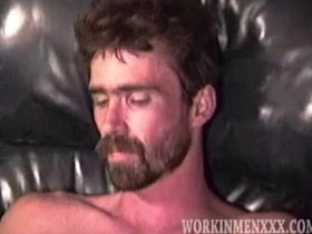 熟男克里夫打飞机 missionary asian gay porn