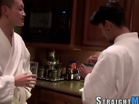 直男亚裔被喷满精 chinese gay porn ftm
