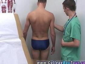 亚洲男孩体检故事男同色情 我让他知道我准备... asian synchronic gay coitus videos